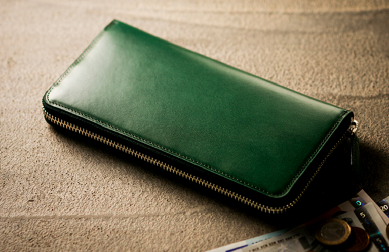 ココマイスター プルキャラックシリーズを革の特徴から紹介します | 機能的な財布あります