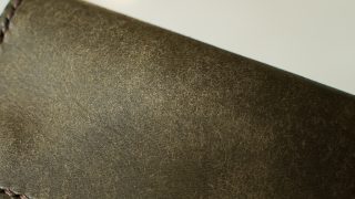 プエブロとはなにか。バダラッシカルロ社の毛羽立ちレザーの特徴にせまる