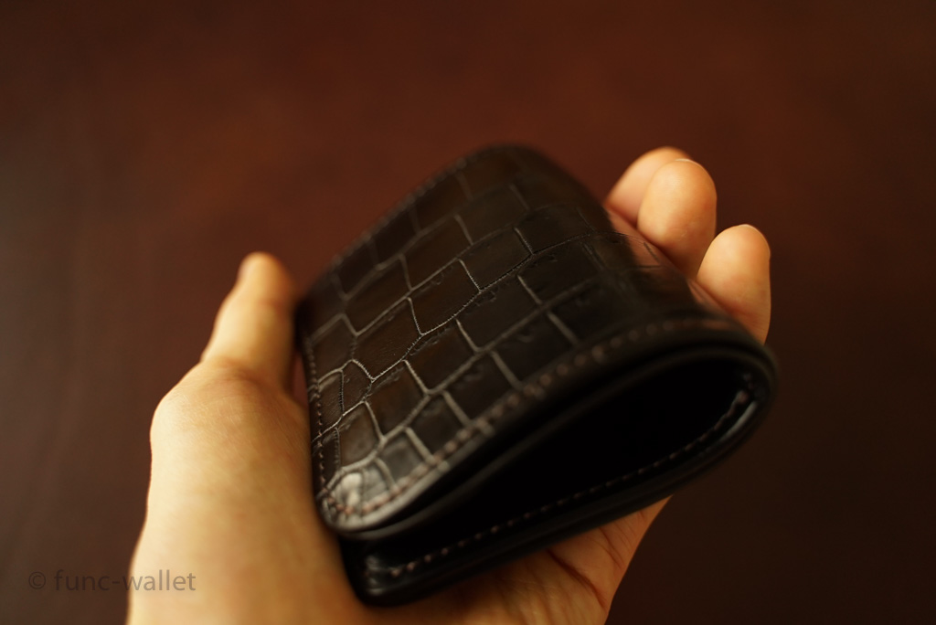 WILDSWANS パーム クロコモデルのレビュー。最高級皮革のパームの特徴・メリット・デメリット | 機能的な財布あります