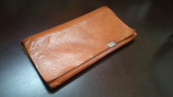 一枚の革で作られた美しい財布。所作ロングウォレットのレビュー 