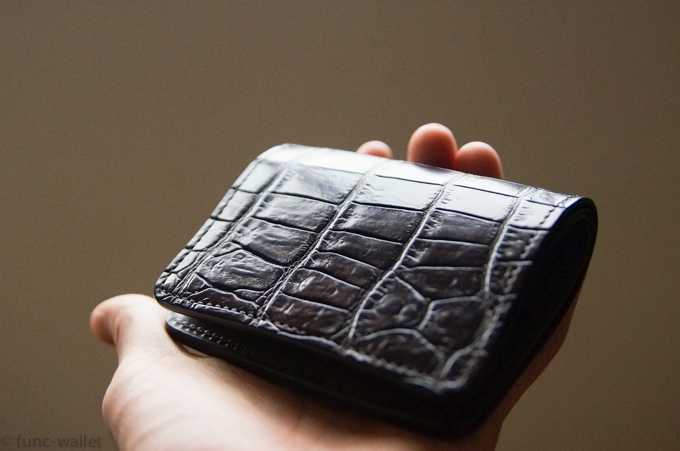 WILDSWANSのコンパクト財布 kf-003のレビュー。CORBO.とコラボした財布 
