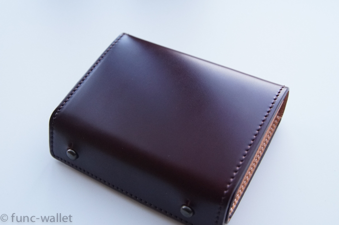 ミッレフォッリエ コードバン27のレビュー。使いやすさと美しさを堪能できる財布の解説 | 機能的な財布あります