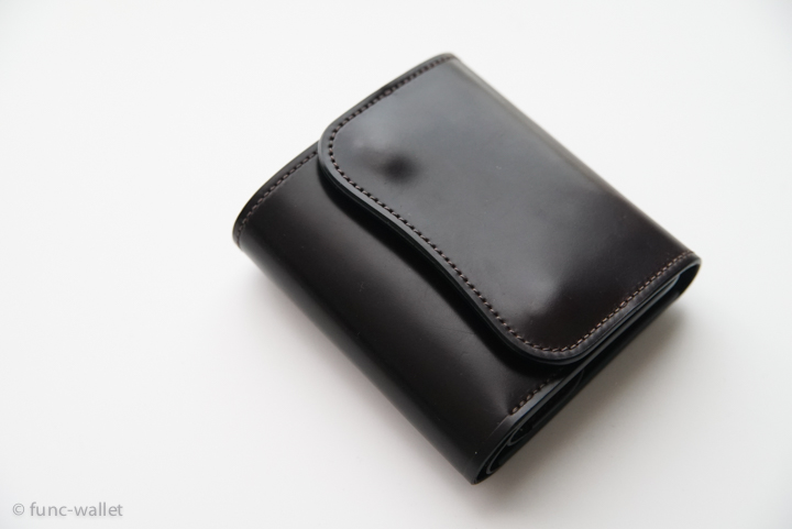 LAST CROPSのコードバン財布 カスケードのレビュー | 機能的な財布あります