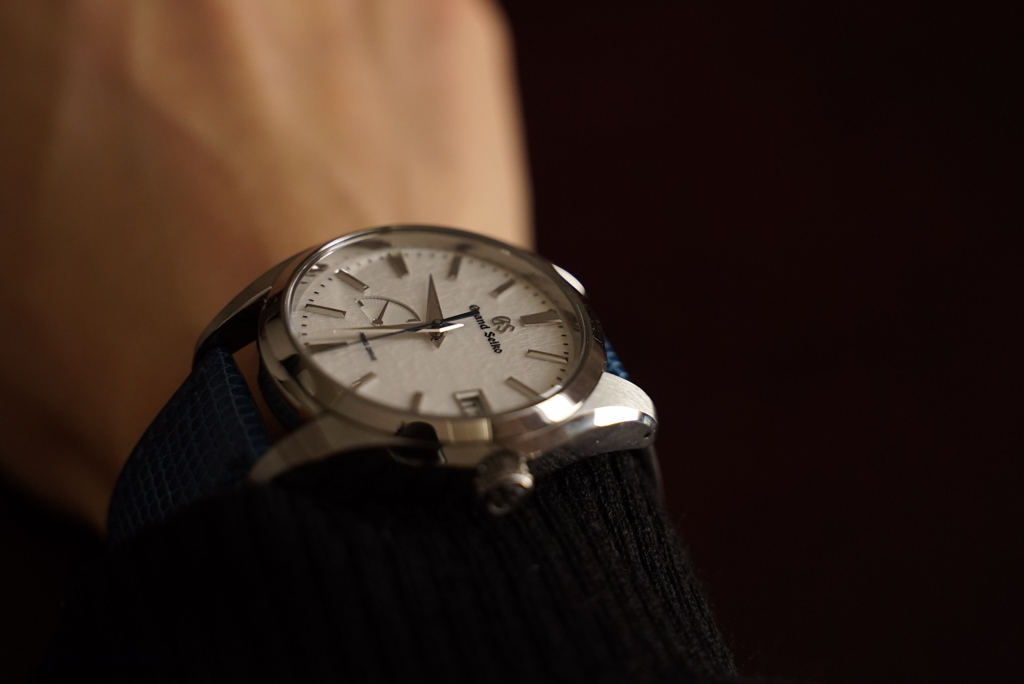 腕時計の革ベルト オーダーメイドとは何か。使い比べてみてわかった 