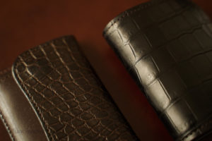 WILDSWANS パーム クロコモデルのレビュー。最高級皮革のパームの特徴・メリット・デメリット | 機能的な財布あります