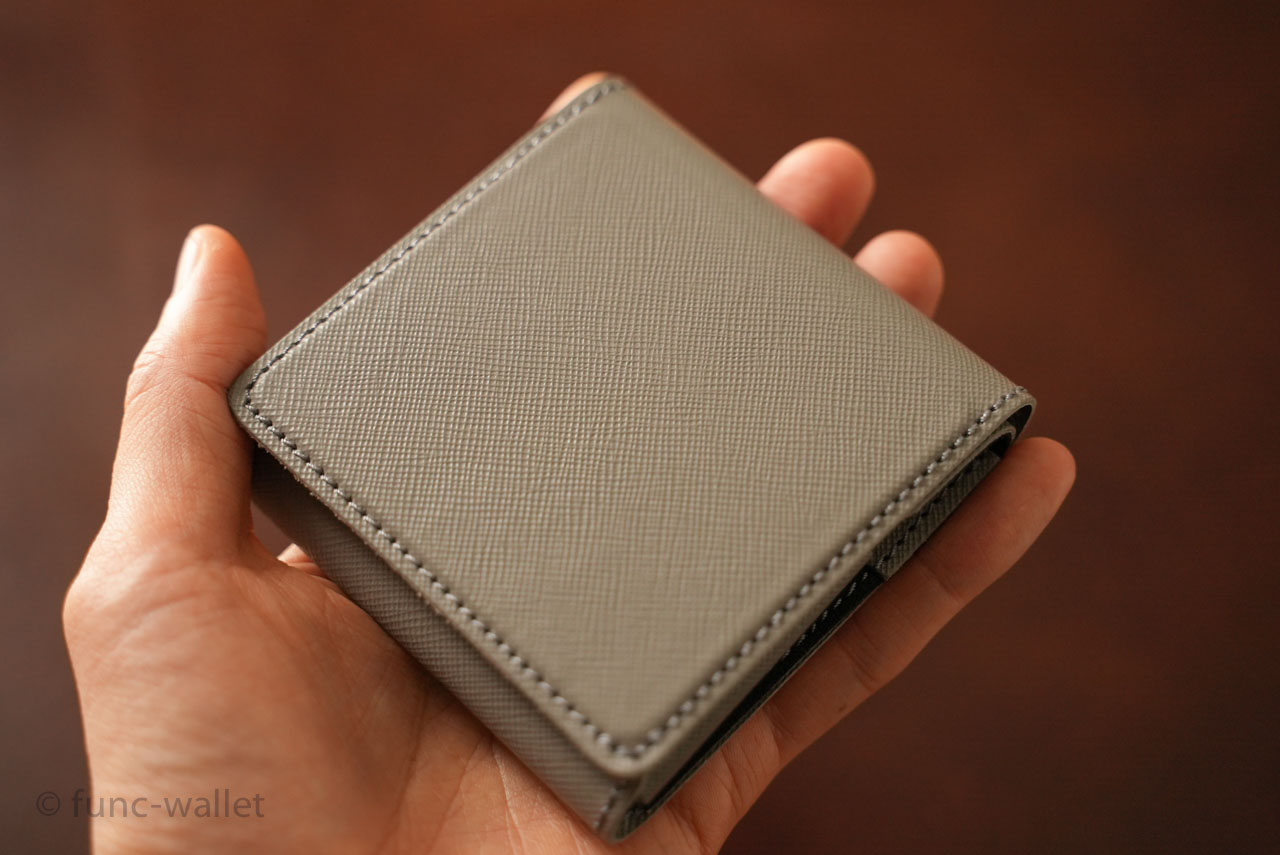 com-ono SLIM-005のレビュー。薄い二つ折り財布の使い勝手、特徴について。 | 機能的な財布あります