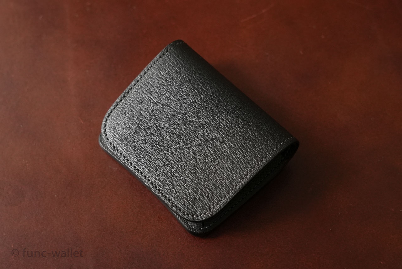 WILDSWANSの小さくて使いやすい財布、 カーサのレビュー。特徴 